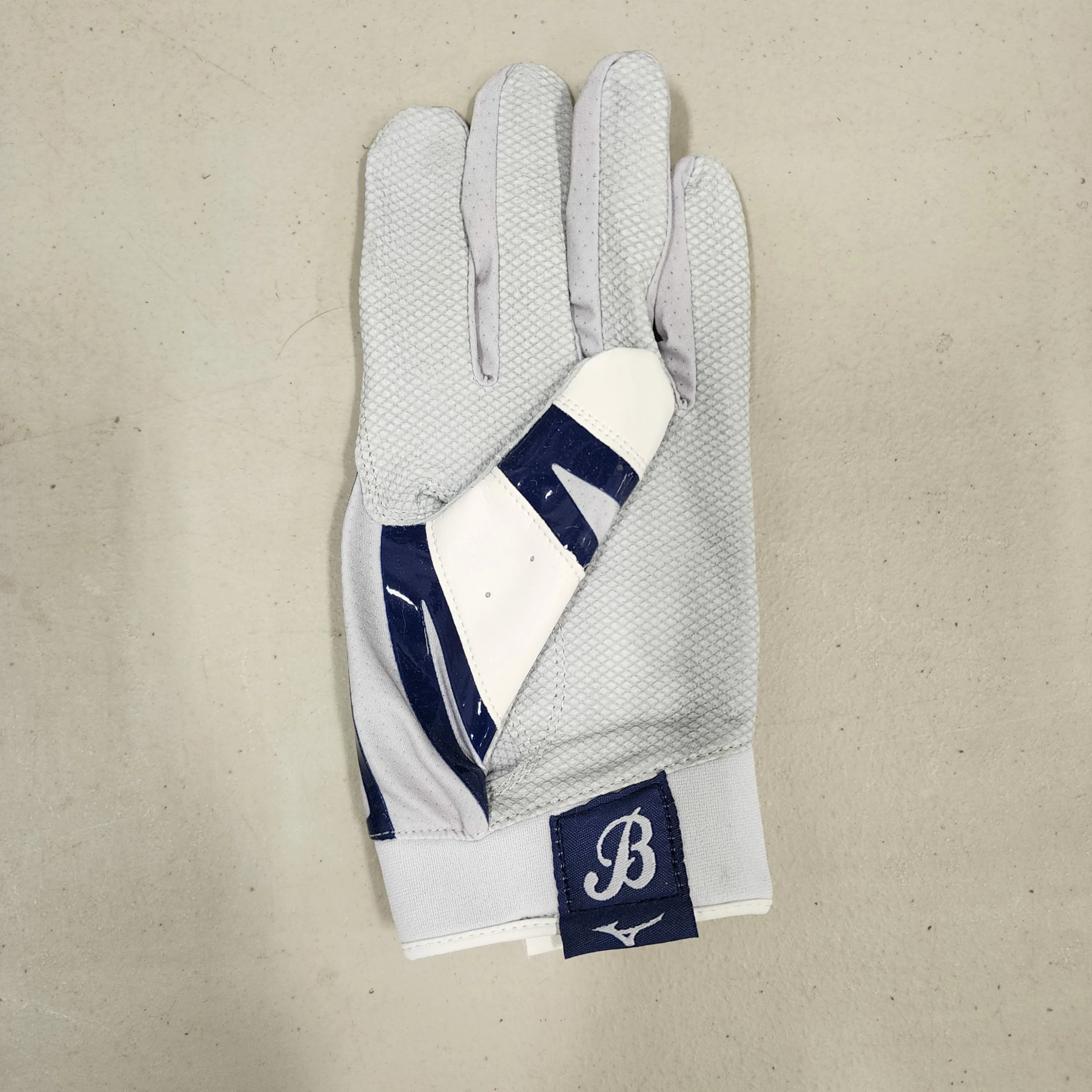Centretown Sports Mizuno B-303 Batting Gloves - 'Logo' Barrie Baycats 2023 2 Centretown Sports Mizuno B-303 Batting Gloves - 'Logo' Barrie Baycats 2023 - Image 2